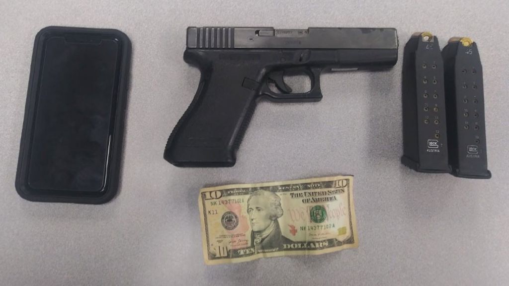  Con probatoria federal, andaba en un &ldquo;Four Track&rdquo; por Cayey con una pistola ilegal 