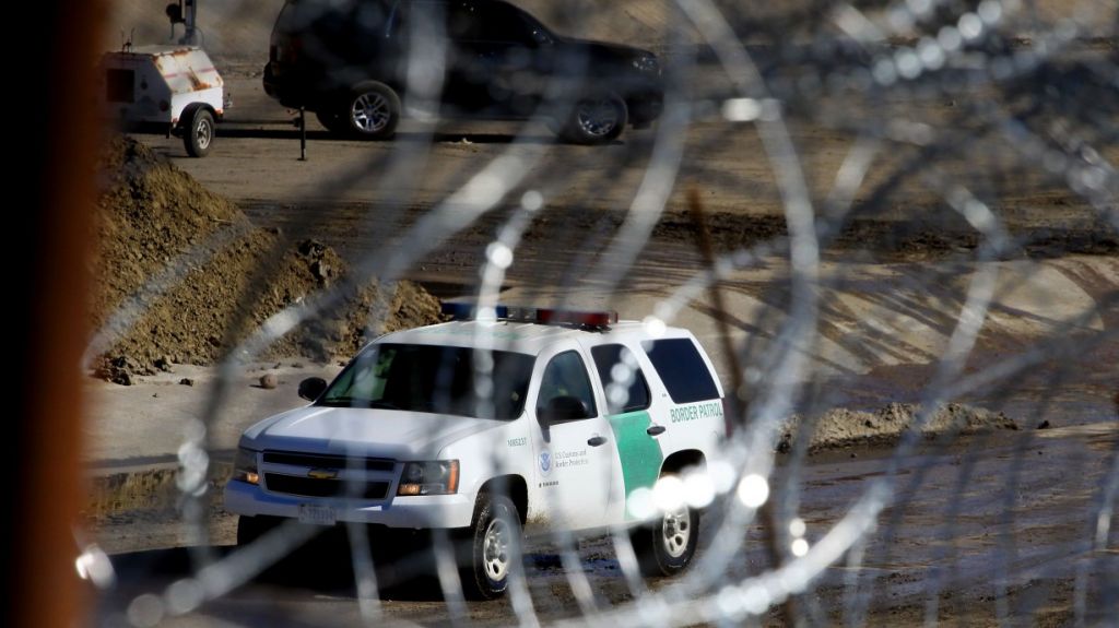  Una ni&ntilde;a migrante muere deshidratada bajo custodia de la Patrulla Fronteriza 