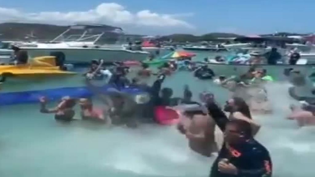  Video: Sin miedo al Covid-19, Boricuas abarrotan “Cayo caracoles” 