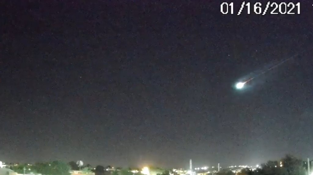  Observan varios meteoros brillantes en la noche del s&aacute;bado 