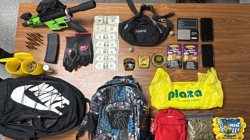  Un adulto y un menor detenidos con mucha marihuana y un rifle en Maunabo 