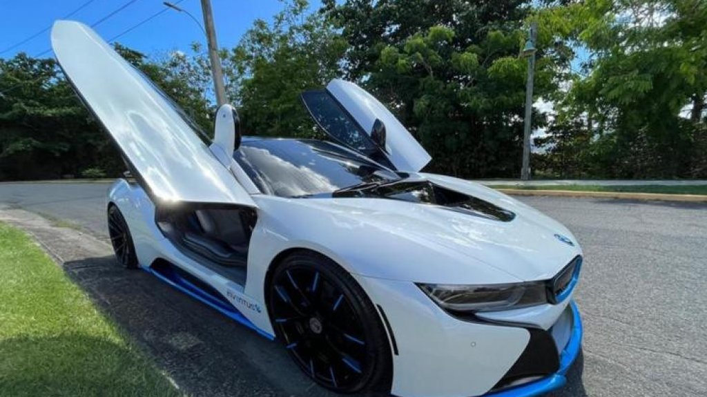  Fotos: Roban dos lujosos autos de residencias en Carolina 