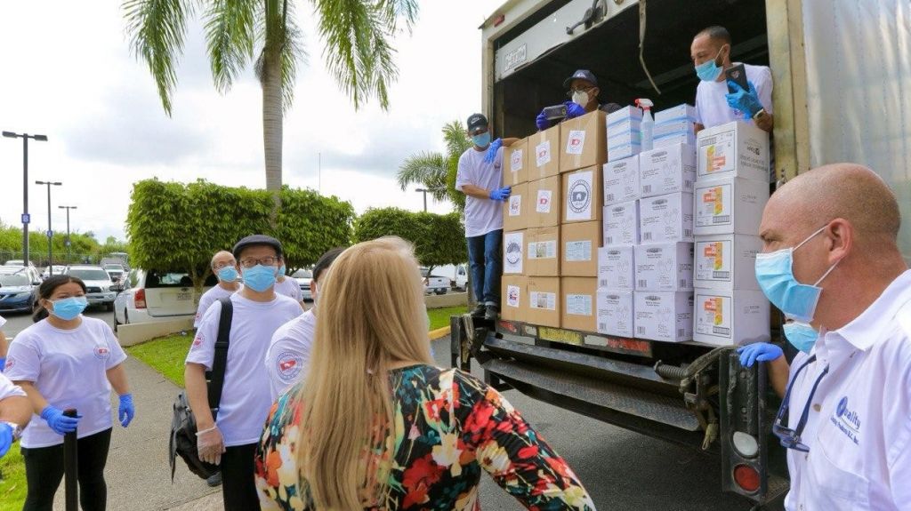  Gobernadora recibe donativo de art&iacute;culos por parte de la C&aacute;mara de Comercio China de Puerto Rico para enfrentar propagaci&oacute;n del COVID-19 