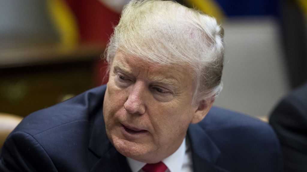  Trump prev&eacute; dif&iacute;ciles negociaciones con dem&oacute;cratas para financiar su muro 