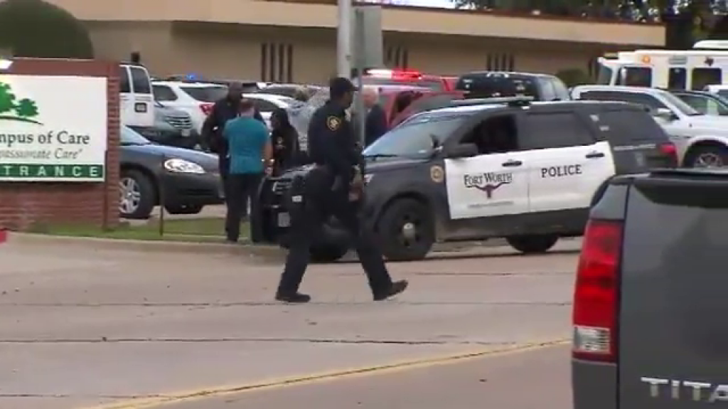  Video: Al menos dos muertos tras un tiroteo en una iglesia en Texas 