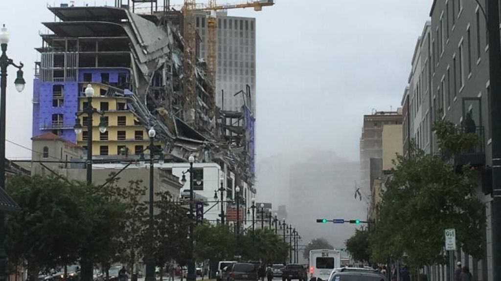  En video momentos en que colapsa Hard Rock Hotel en New Orleans, EE.UU. 