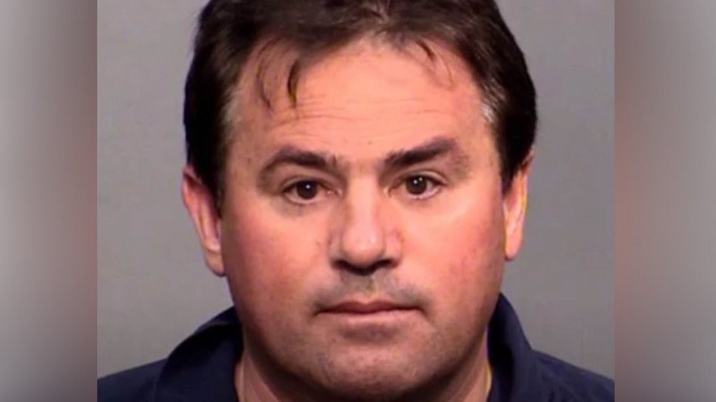  Hombre crea secta para vivir con 20 esposas, muchas menores de edad 