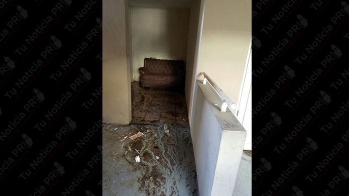 Casas inundadas de aguas negras en barrio El Peligro
