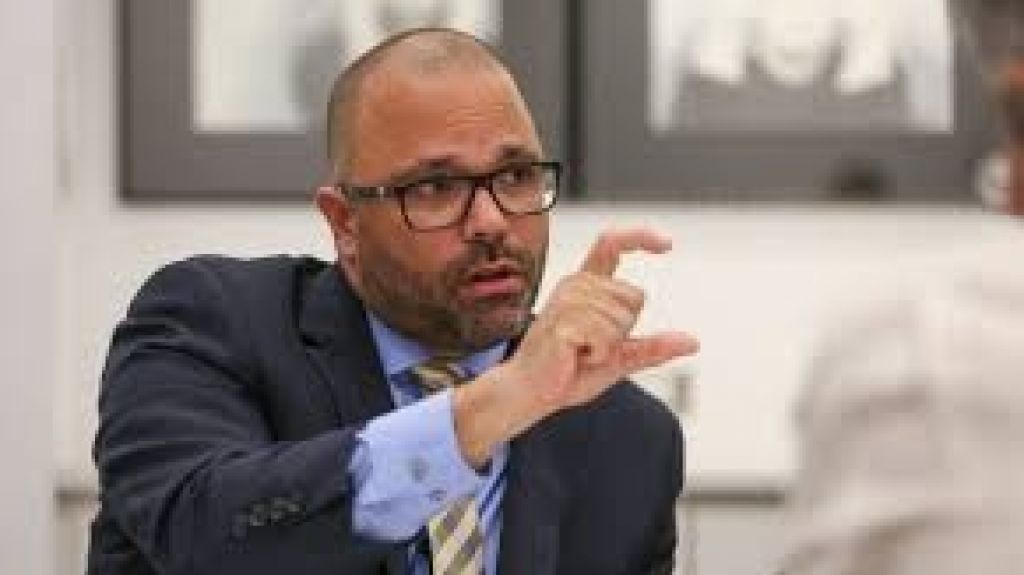  Secretario DDEC anuncia feria servicios para desplazados de Pepsi en Cidra 