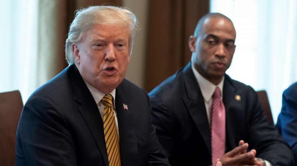  Trump da un a&ntilde;o a M&eacute;xico para controlar la frontera o impondr&aacute; aranceles 