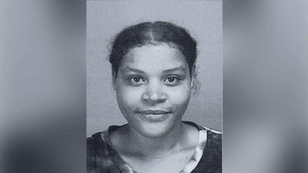  Fichada “abusadora” de 26 años que agredió anciana de 71 en Vega Alta 