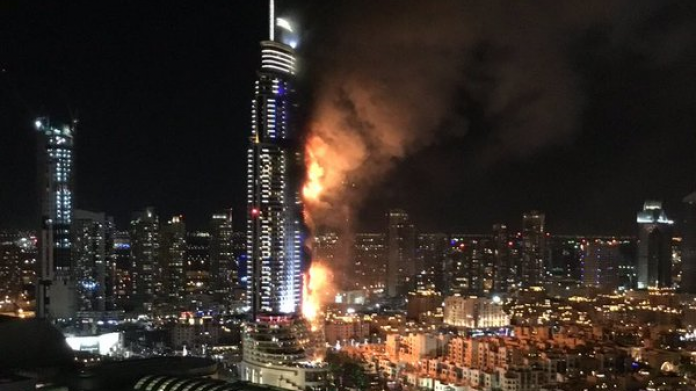 VIDEOS: Arde un hotel de lujo cerca del rascacielos mÃ¡s alto del mundo en DubÃ¡i