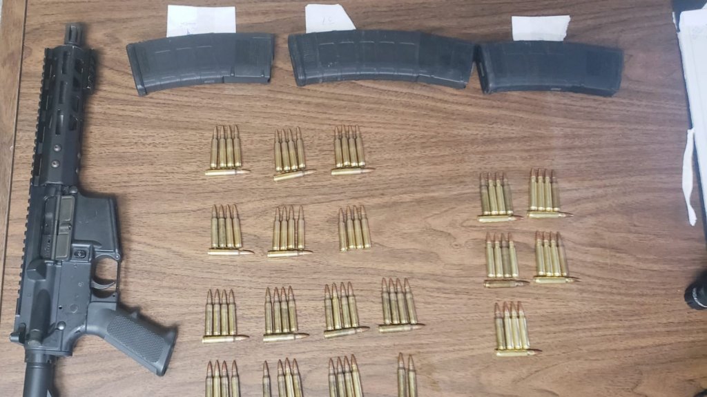  &ldquo;Fronti&oacute;&rdquo; en redes sociales con rifle de asalto y ahora est&aacute; en la correccional juvenil de Bayam&oacute;n 