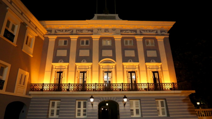 La Fortaleza se ilumina de anaranjado para concienciar sobre la PrevenciÃ³n del Suicidio