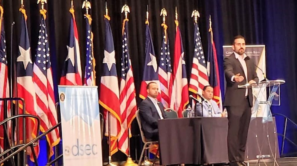  Gobernador favorece eliminar colegiaci&oacute;n compulsoria de varias profesiones 