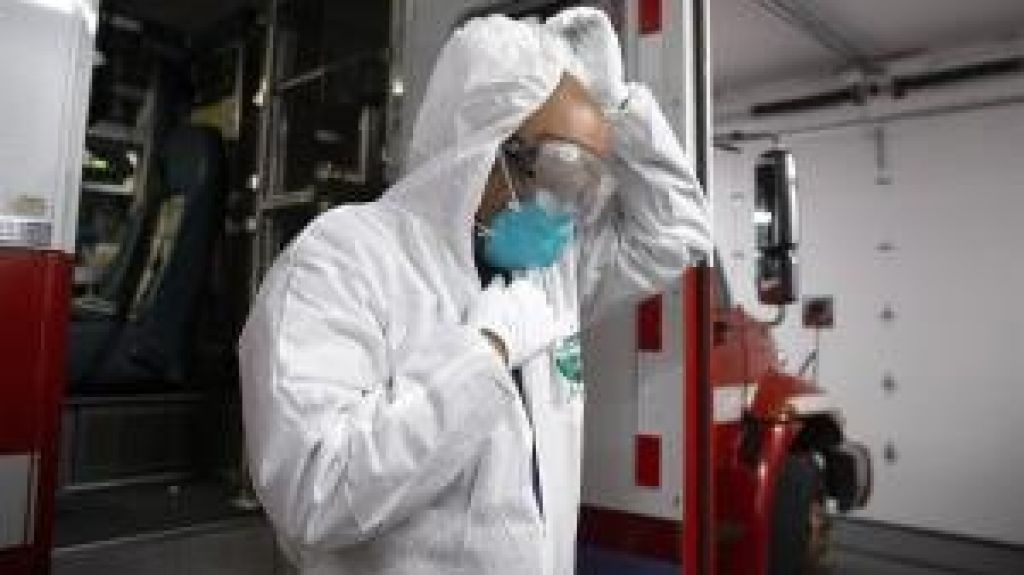  EE.UU. supera los 117.600 muertos y 2,15 millones de contagios de COVID-19 