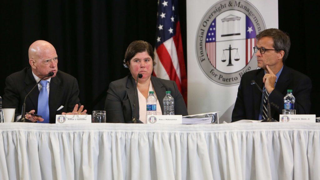  Peterson abandona reuni&oacute;n de la JSF por desavenencias con nuevo plan de ajuste elaborado por el organismo que maneja las finanzas del gobierno puertorrique&ntilde;o 