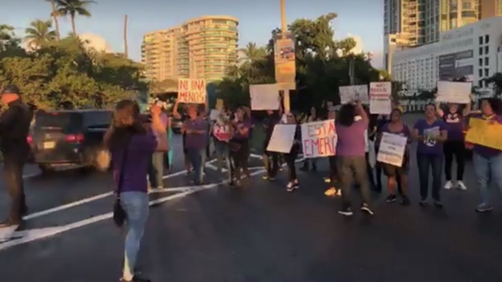  Colectivo Feminista bloquearon el tr&aacute;nsito a la entrada Viejo San Juan 