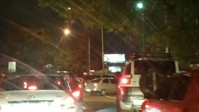 Video: Sin policÃ­as, Gobierno pierde el control de la calles del PaÃ­s, Party de Reggeton causa caos en la Baldorioty 
