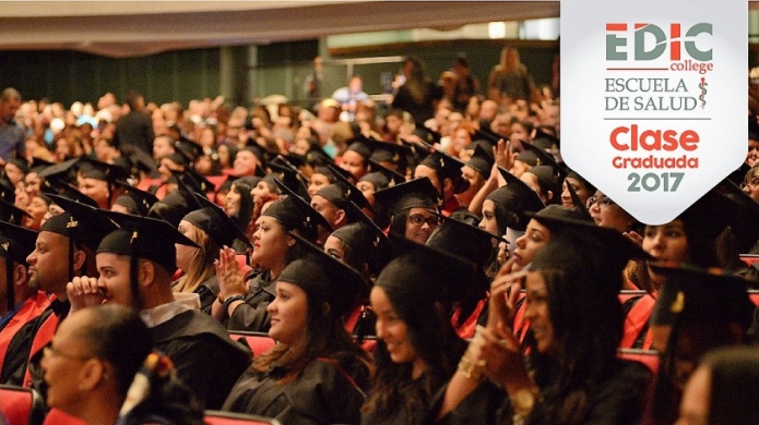 Celebran nuevos profesionales de la salud.