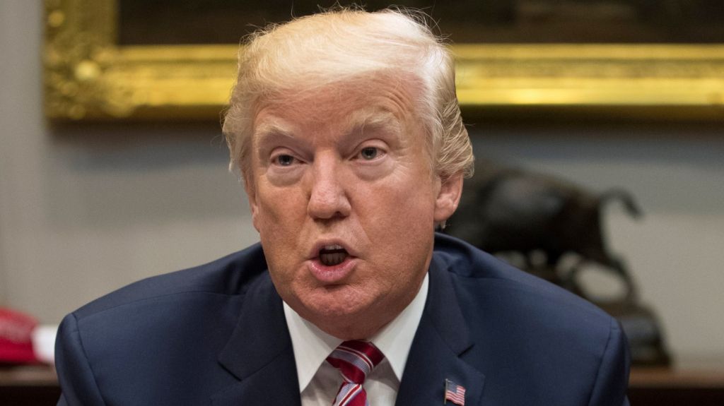  Trump exige a su Gobierno que investigue si el FBI "infiltr&oacute;" su campa&ntilde;a 