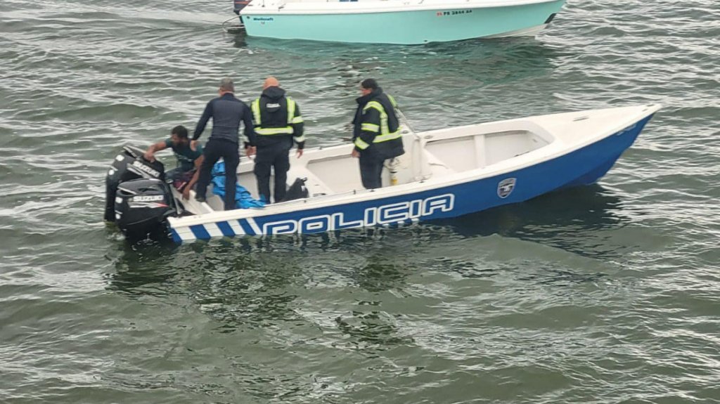  FURA rescata a hombre que se lanzó del puente Teodoro Moscoso 