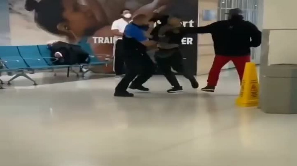  Video: Un &ldquo;Borracho&rdquo; de Yauco fue el que form&oacute; el revol&uacute; esta vez en el aeropuerto 