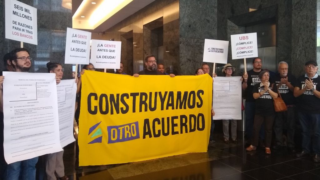  Pensionados reaccionan ante tabla de recortes a sus pensiones 