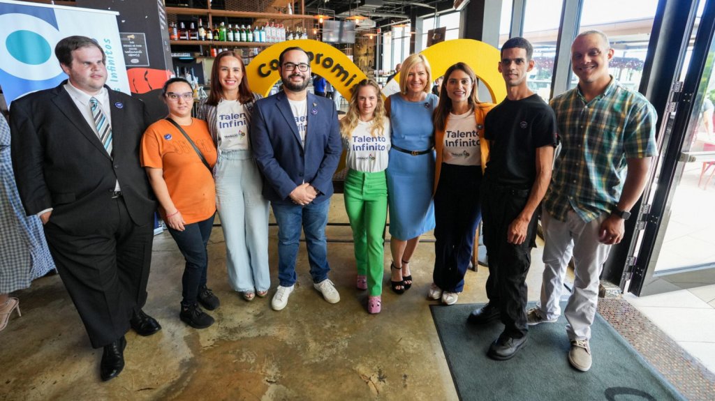  DTRH anuncia proyecto para emplear personas con diversidad funcional 