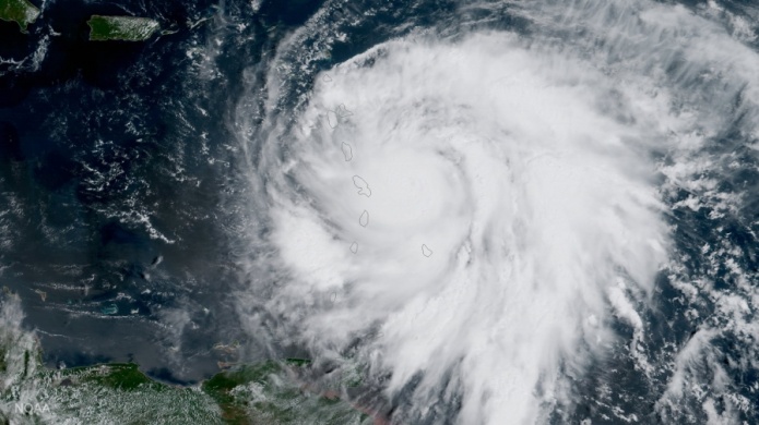 "Peligroso" huracÃ¡n MarÃ­a sube a categorÃ­a 5 