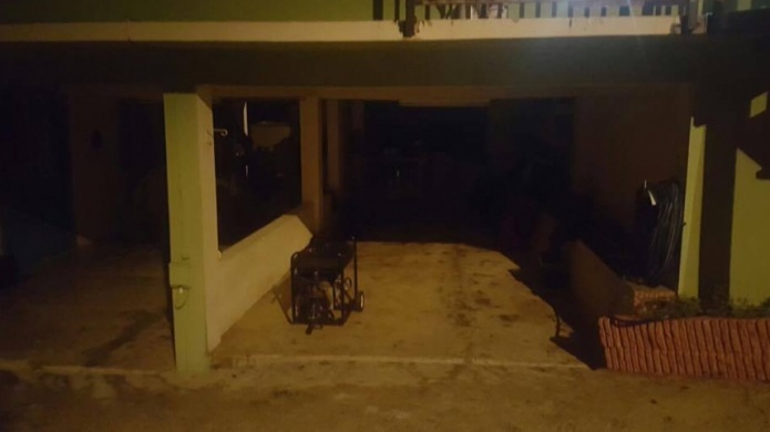 PolicÃ­a Municipal de Toa Alta, evita tragedia y rescatada una familia de incendio 