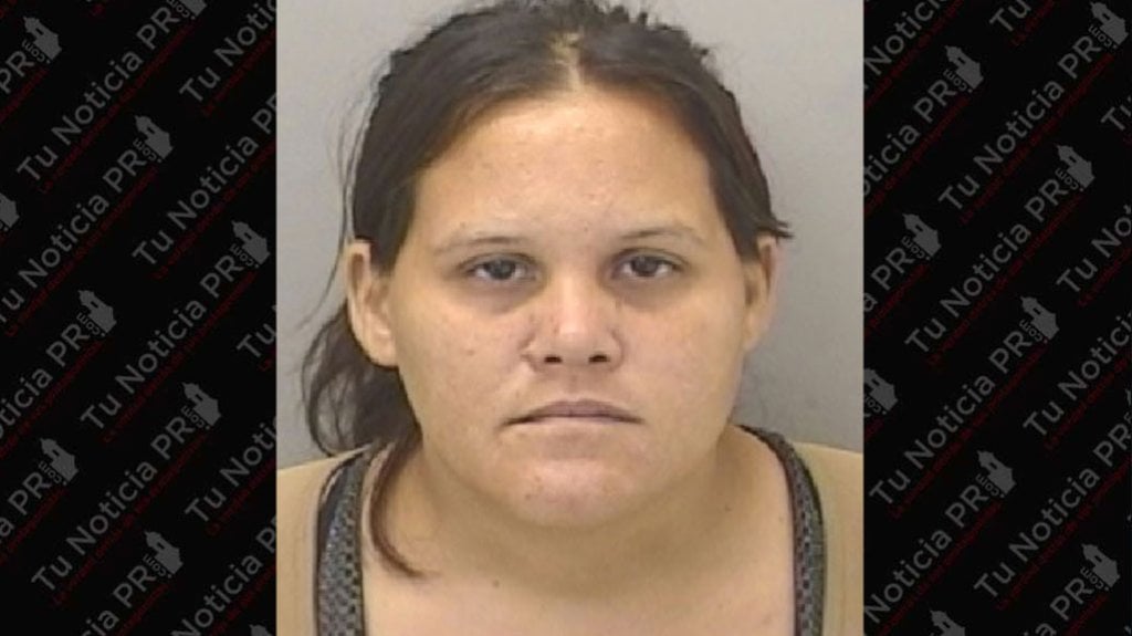  A la c&aacute;rcel mujer de San Juan luego de tirarle la ropa a fuera de la casa al marido 