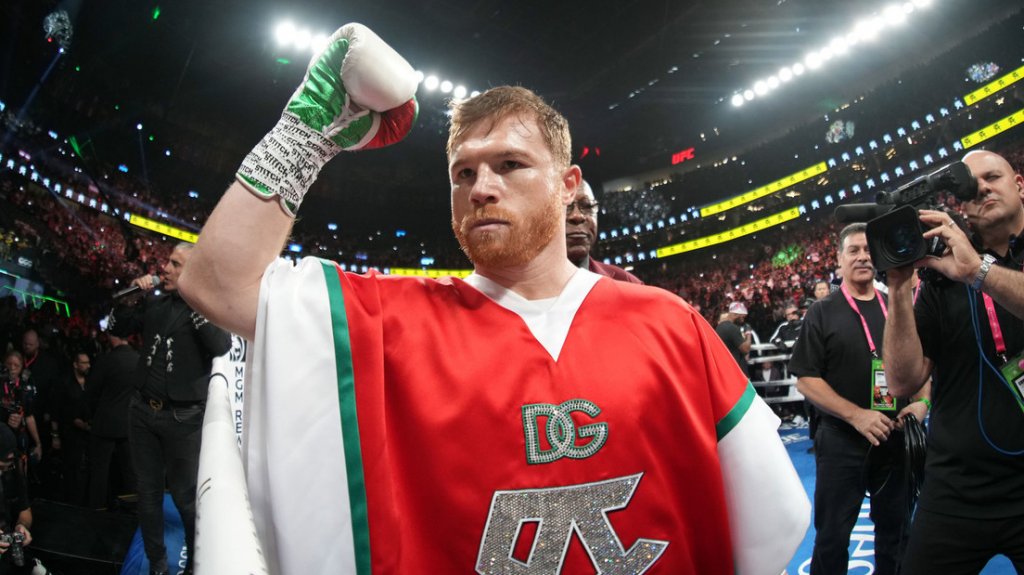  Canelo Álvarez defenderá sus títulos en una pelea en su Jalisco natal 