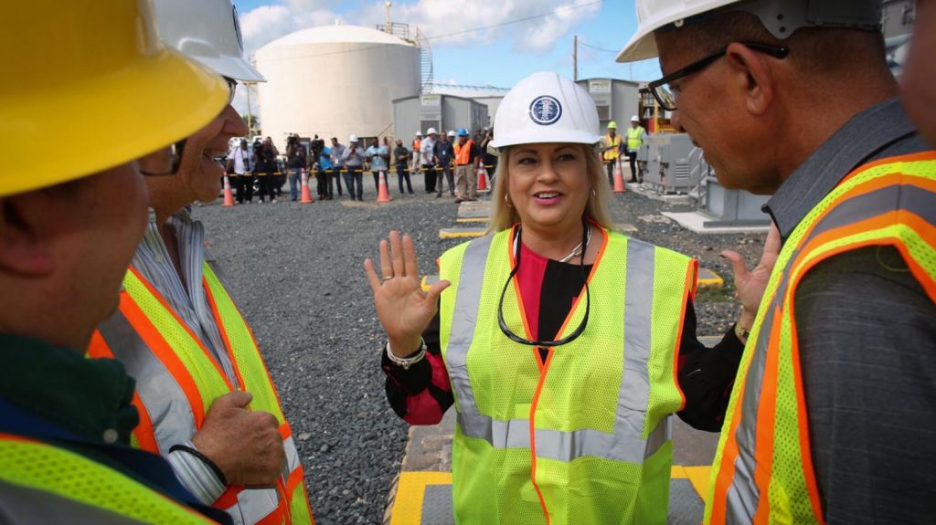  V&aacute;zquez Garced recorre proyecto de mega generadores en Palo Seco 