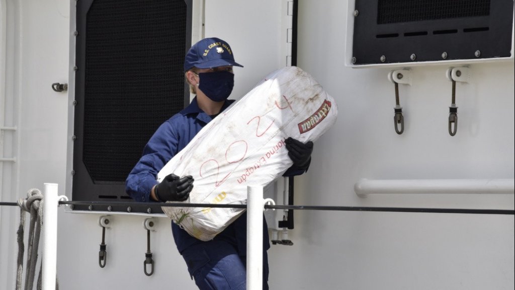  Guardia Costera desembarca cargamento de coca&iacute;na en San Juan valorado en $12 millones 