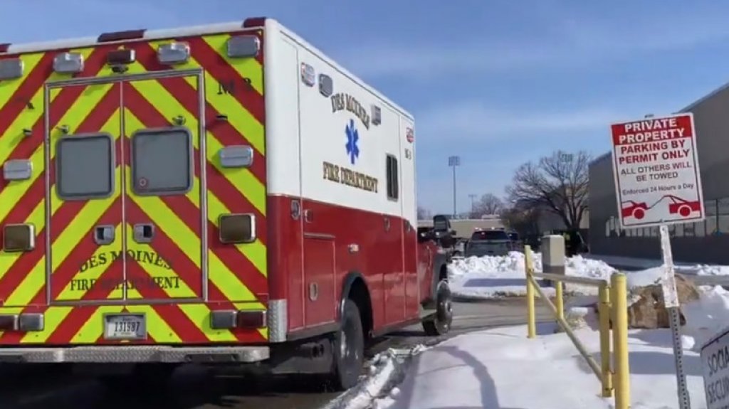  Tiroteo en escuela de Iowa, EE.UU., deja al menos tres heridos, dos están graves 