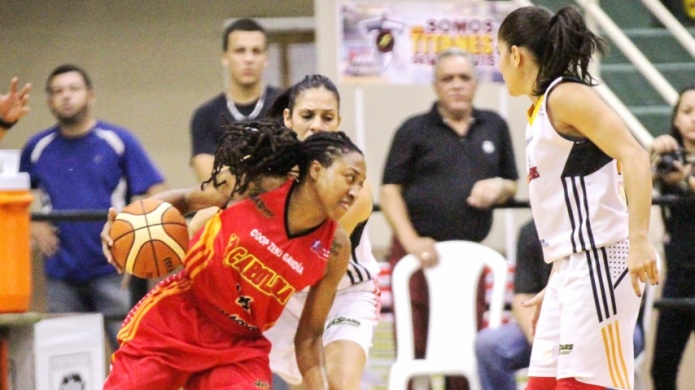 Las Gigantes consiguen su tercera corona consecutiva