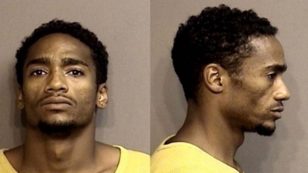  Hombre drogado acuchilla y ahorca al perro de su novia 