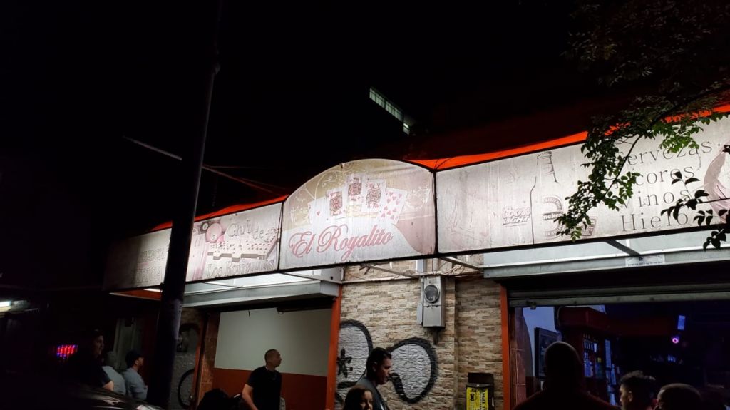  Ocupan arma y drogas durante intervenciones en negocios de San Juan 