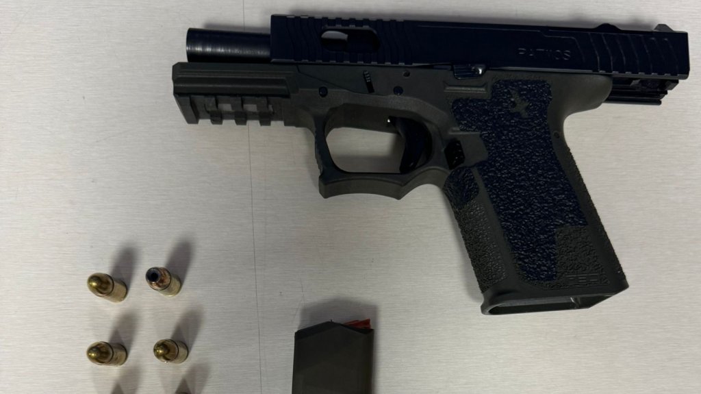  Un arrestado con un arma en negocios de San Juan 