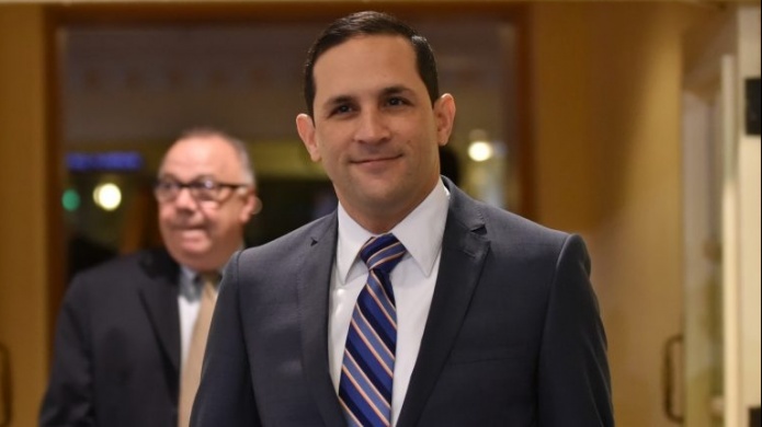 LÃ¡zaro afirma que no va a renunciar al cargo con el cambio de gobierno