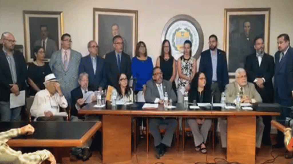  Informe del CAAPR se&ntilde;ala que hay bases jur&iacute;dicas suficientes para el residenciamiento del gobernador 