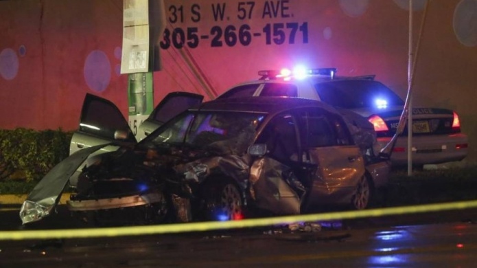 Nueve heridos en violento accidente entre un auto y patrulla de Miami-Dade