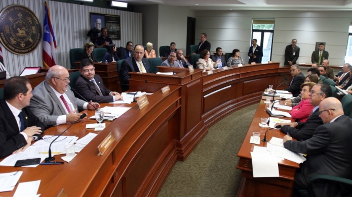 Presidente de la CÃ¡mara dice que urge poner en cintura a las aseguradoras de salud