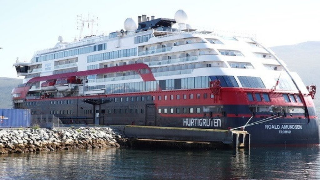  Una naviera noruega cancela todos sus cruceros tras 40 positivos en uno de sus barcos 