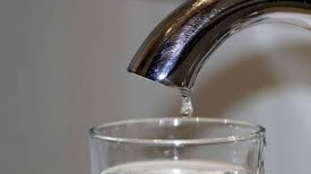  Aver&iacute;a mantiene sin servicio de agua potable a sectores de Comer&iacute;o 