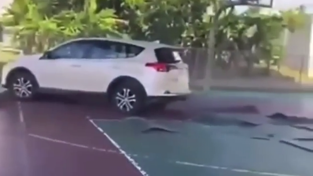  Investigan video de &ldquo;t&iacute;teres&rdquo; chillando goma en una cancha de Isabela 