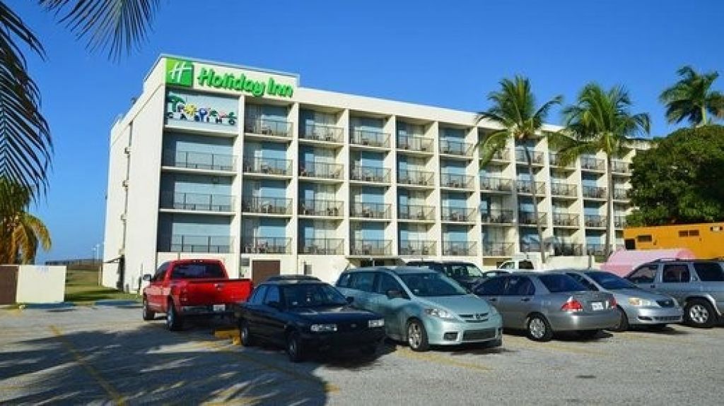  Asaltan a un conductor en estacionamiento de hotel en Ponce 