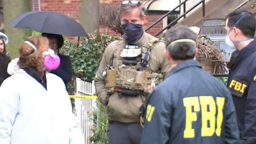  Video:El FBI arresta en Nueva York a un hombre que acaparaba miles de mascarillas y las vend&iacute;a con un sobreprecio de 700 % 