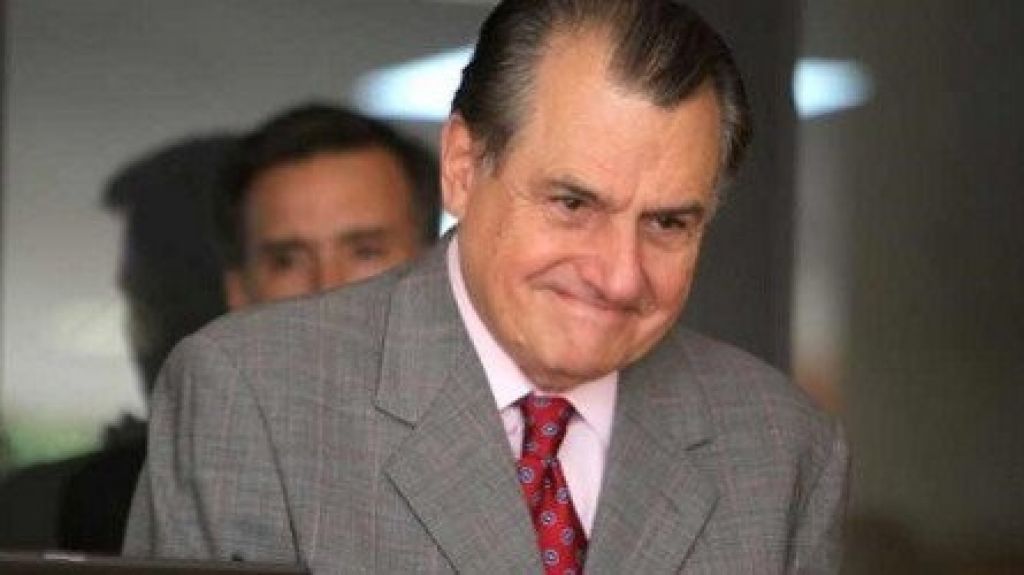  Hern&aacute;ndez Col&oacute;n regresa a Puerto Rico 